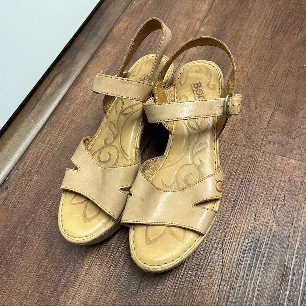 Born Beige Sandals Size 9 - Picture 2 of 10